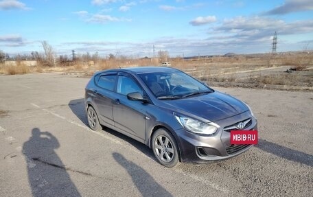 Hyundai Solaris II рестайлинг, 2011 год, 630 000 рублей, 3 фотография