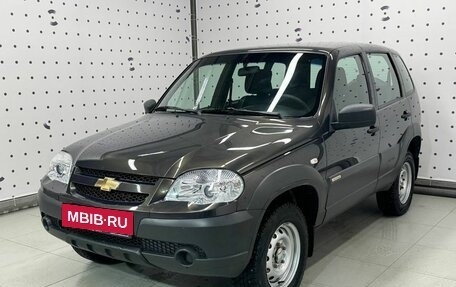 Chevrolet Niva I рестайлинг, 2016 год, 735 000 рублей, 2 фотография