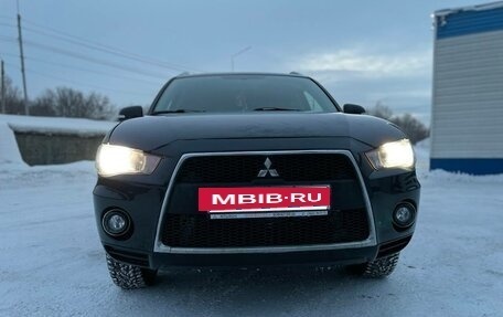 Mitsubishi Outlander III рестайлинг 3, 2010 год, 1 280 000 рублей, 2 фотография