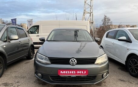 Volkswagen Jetta VI, 2011 год, 879 000 рублей, 3 фотография