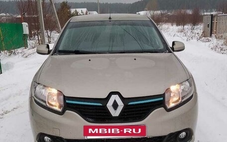 Renault Sandero II рестайлинг, 2015 год, 700 000 рублей, 2 фотография