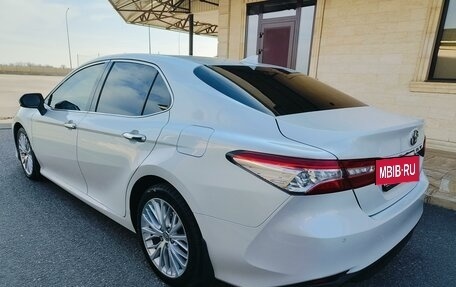 Toyota Camry, 2019 год, 3 070 000 рублей, 4 фотография