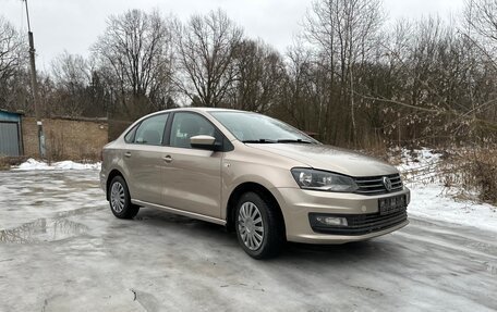 Volkswagen Polo VI (EU Market), 2015 год, 1 100 000 рублей, 2 фотография