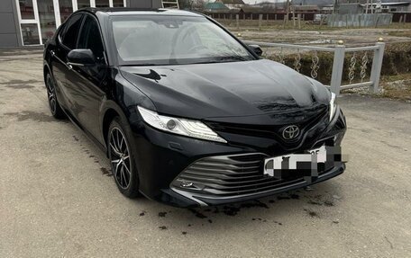 Toyota Camry, 2019 год, 3 120 000 рублей, 2 фотография