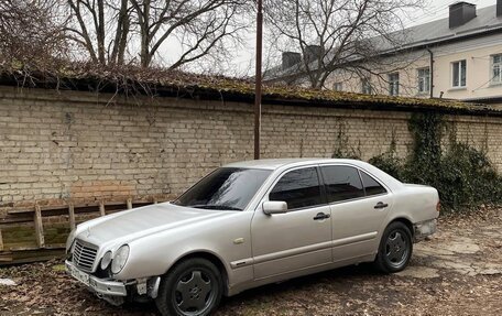 Mercedes-Benz E-Класс, 1996 год, 400 000 рублей, 2 фотография