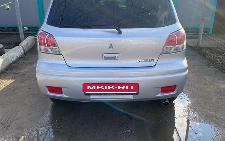 Mitsubishi Outlander III рестайлинг 3, 2002 год, 725 000 рублей, 2 фотография