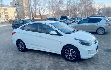 Hyundai Solaris II рестайлинг, 2013 год, 690 000 рублей, 4 фотография