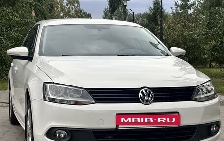 Volkswagen Jetta VI, 2014 год, 1 460 000 рублей, 2 фотография