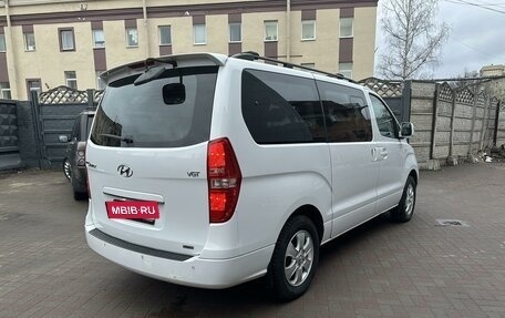 Hyundai Grand Starex Grand Starex I рестайлинг 2, 2015 год, 2 785 000 рублей, 6 фотография