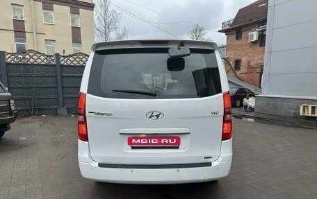 Hyundai Grand Starex Grand Starex I рестайлинг 2, 2015 год, 2 785 000 рублей, 8 фотография