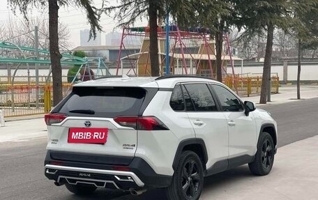 Toyota RAV4, 2022 год, 2 804 000 рублей, 3 фотография