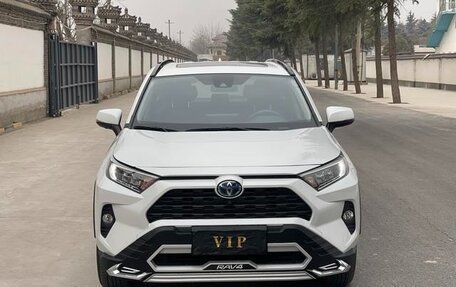 Toyota RAV4, 2022 год, 2 804 000 рублей, 5 фотография