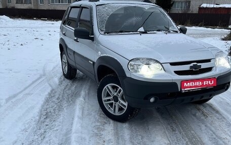 Chevrolet Niva I рестайлинг, 2013 год, 730 000 рублей, 2 фотография