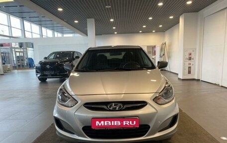 Hyundai Solaris II рестайлинг, 2012 год, 900 000 рублей, 8 фотография