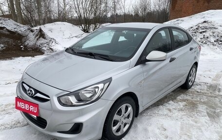 Hyundai Solaris II рестайлинг, 2013 год, 799 000 рублей, 2 фотография