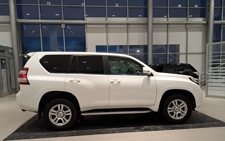 Toyota Land Cruiser Prado 150 рестайлинг 2, 2014 год, 3 591 000 рублей, 4 фотография