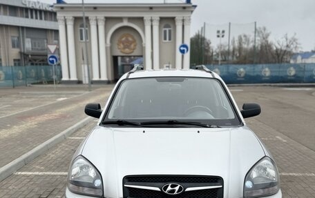 Hyundai Tucson III, 2008 год, 830 000 рублей, 2 фотография