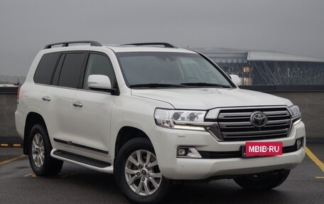 Toyota Land Cruiser 200, 2019 год, 6 574 000 рублей, 3 фотография