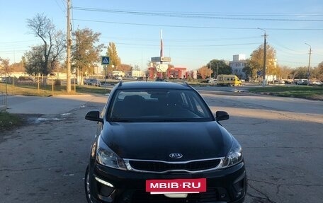 KIA Rio IV, 2020 год, 1 800 000 рублей, 2 фотография