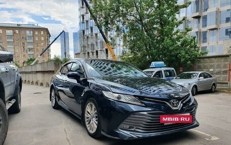 Toyota Camry, 2018 год, 2 350 000 рублей, 3 фотография