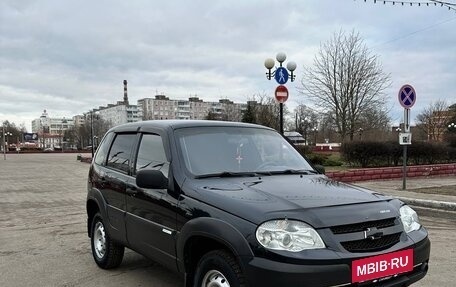 Chevrolet Niva I рестайлинг, 2011 год, 660 000 рублей, 3 фотография