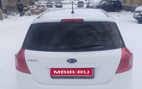 KIA cee'd I рестайлинг, 2011 год, 800 000 рублей, 3 фотография