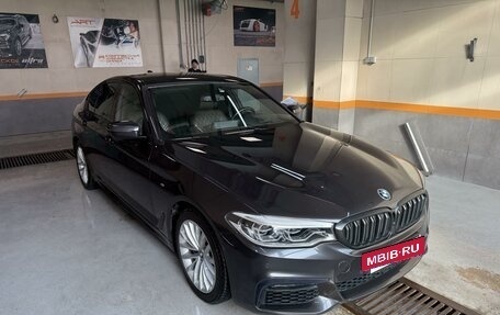 BMW 5 серия, 2018 год, 5 300 000 рублей, 2 фотография