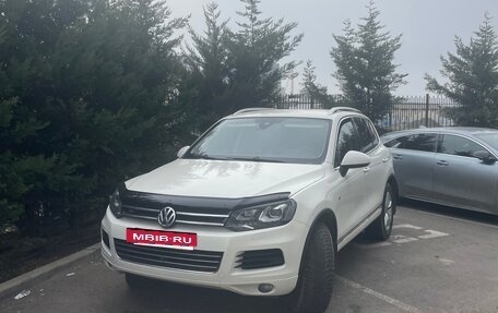 Volkswagen Touareg III, 2011 год, 2 000 050 рублей, 2 фотография