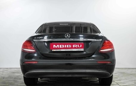 Mercedes-Benz E-Класс, 2018 год, 2 300 000 рублей, 6 фотография