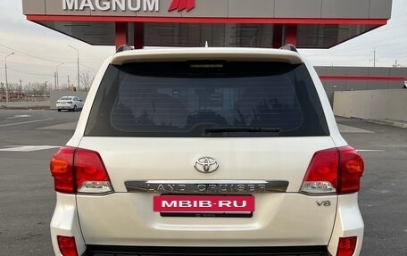 Toyota Land Cruiser 200, 2013 год, 3 800 000 рублей, 2 фотография