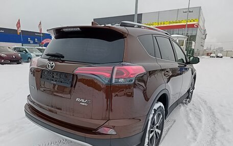 Toyota RAV4, 2017 год, 2 859 000 рублей, 7 фотография