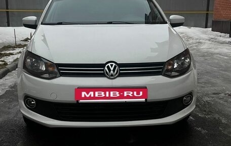 Volkswagen Polo VI (EU Market), 2015 год, 910 000 рублей, 2 фотография