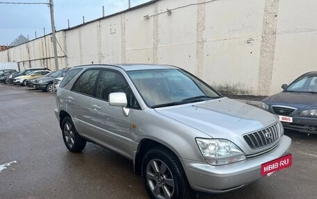 Lexus RX IV рестайлинг, 2000 год, 1 690 000 рублей, 3 фотография