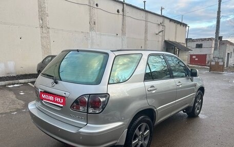 Lexus RX IV рестайлинг, 2000 год, 1 690 000 рублей, 6 фотография