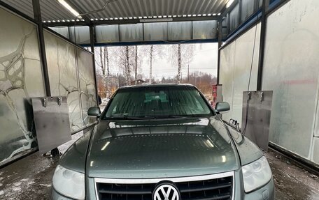 Volkswagen Touareg III, 2004 год, 800 000 рублей, 3 фотография