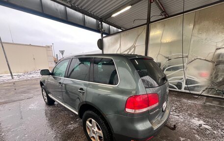 Volkswagen Touareg III, 2004 год, 800 000 рублей, 4 фотография