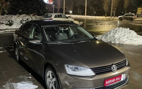 Volkswagen Jetta VI, 2013 год, 1 140 000 рублей, 2 фотография