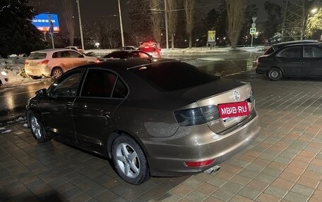 Volkswagen Jetta VI, 2013 год, 1 140 000 рублей, 4 фотография