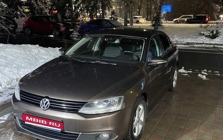 Volkswagen Jetta VI, 2013 год, 1 140 000 рублей, 3 фотография