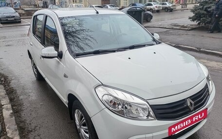 Renault Sandero I, 2013 год, 699 000 рублей, 2 фотография