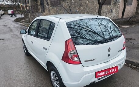 Renault Sandero I, 2013 год, 699 000 рублей, 3 фотография