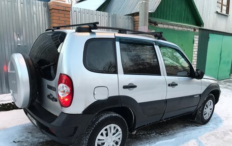 Chevrolet Niva I рестайлинг, 2011 год, 420 000 рублей, 3 фотография