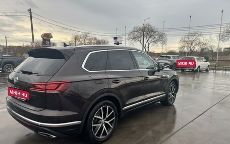 Volkswagen Touareg III, 2019 год, 5 850 000 рублей, 2 фотография