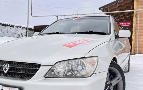 Toyota Altezza, 2002 год, 1 350 000 рублей, 2 фотография