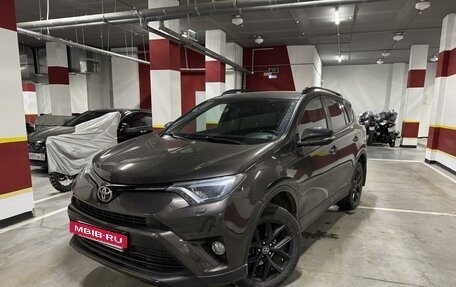 Toyota RAV4, 2018 год, 2 950 000 рублей, 5 фотография