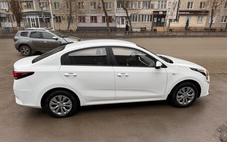 KIA Rio IV, 2020 год, 1 600 000 рублей, 3 фотография