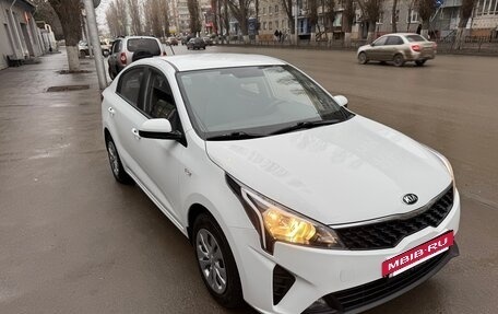 KIA Rio IV, 2020 год, 1 600 000 рублей, 2 фотография