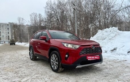 Toyota RAV4, 2021 год, 5 000 000 рублей, 3 фотография