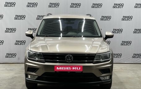 Volkswagen Tiguan II, 2017 год, 1 991 000 рублей, 2 фотография