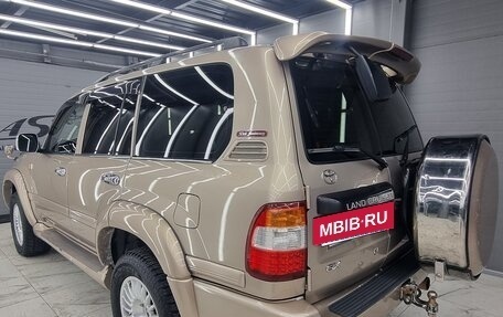 Toyota Land Cruiser 100 рестайлинг 2, 2005 год, 3 200 000 рублей, 3 фотография